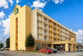 Photograph of La Quinta Inn & Suites, Kingsport