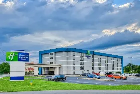 Photograph of Holiday Inn Express, Pigeon Forge