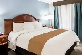 Photograph of Quality Inn, Knoxville