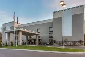 Photograph of Quality Suites Nashville Airport, Nashville