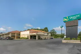Photograph of Quality Inn, Manchester