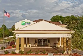 Photograph of Holiday Inn Express, Hixson