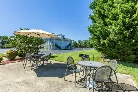 Photograph of Quality Inn, Decherd