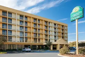 Photograph of La Quinta Inn & Suites, Nashville