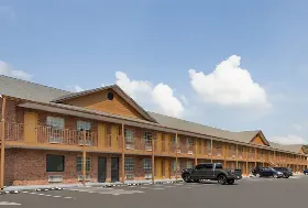 Photograph of Super 8, Whites Creek