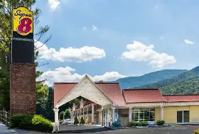 Photograph of Super 8, Caryville