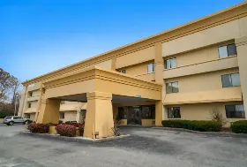 Photograph of La Quinta Inn & Suites, Jackson