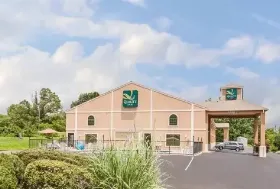Photograph of Comfort Inn, Savannah