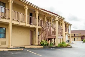 Photograph of Villa Inn, Lawrenceburg
