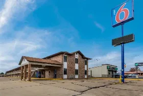 Photograph of Motel 6, Dyersburg