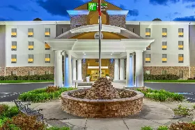 Photograph of Holiday Inn Express & Suites, Morristown