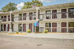 Photograph of Motel 6, Knoxville