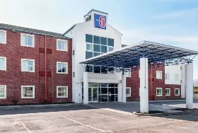 Photograph of Motel 6, Newport
