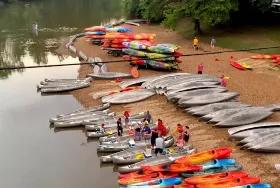 Photograph of Crazy Horse Canoe & RV Rental And Campground, Waynesboro