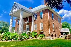 Photograph of Lylewood Inn Bed & Breakfast, Indian Mound