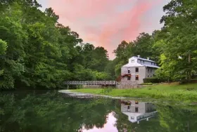 Photograph of Inn at Evins Mills, Smithville