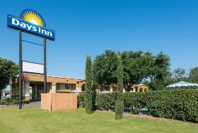 Photograph of Days Inn, San Marcos