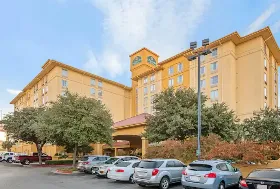 Photograph of La Quinta Inn & Suites, San Antonio