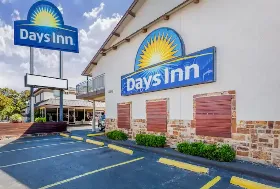 Photograph of Days Inn, Austin