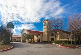 Photograph of La Quinta Inn, San Marcos