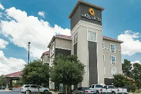 Photograph of La Quinta Inn & Suites, San Antonio