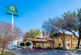 Photograph of La Quinta Inn, San Antonio