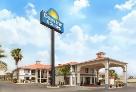 Photograph of Days Inn, Elmendorf
