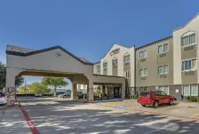 Photograph of Comfort Suites, The Colony
