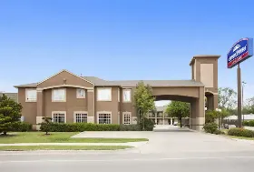 Photograph of Howard Johnson by Wyndham Grand Prairie Near Lone Star Park, Grand Prairie
