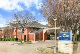 Photograph of Microtel Inn & Suites, Arlington