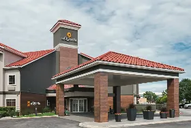 Photograph of La Quinta Inn & Suites, Fort Worth
