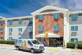 Photograph of Super 8, Bedford