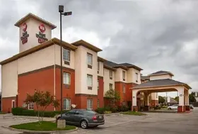 Photograph of Best Western Lake Dallas Inn & Suites, Lake Dallas