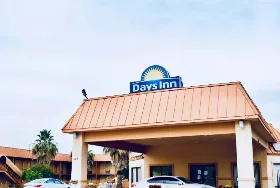 Photograph of Days Inn, Burleson