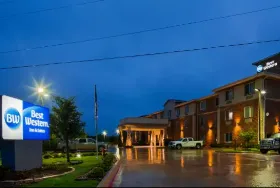 Photograph of Best Western Bowie Inn & Suites, Bowie