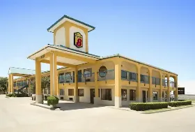Photograph of Super 8, Grand Prairie
