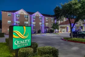Photograph of Quality Suites Addison-Dallas, Addison