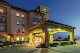 Photograph of La Quinta Inn & Suites, Fort Worth