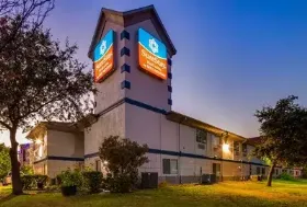 Photograph of Days Inn,