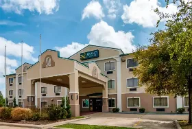 Photograph of Quality Suites Burleson - Ft. Worth, Burleson
