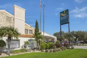 Photograph of Quality Inn, North Richland Hills