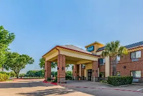 Photograph of Quality Inn, Plano