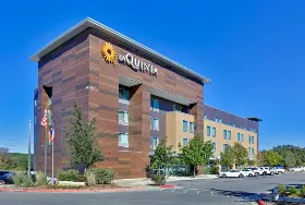Photograph of La Quinta Inn & Suites, Lakeway