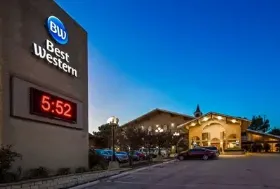 Photograph of Best Western Sunday House Inn, Kerrville
