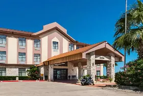 Photograph of Quality Inn, Buda