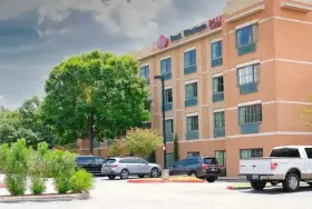 Photograph of Best Western Sunset Suites, San Antonio