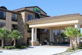 Photograph of Holiday Inn Express, Lakeway