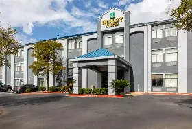 Photograph of Quality Suites, Austin