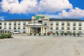 Photograph of Holiday Inn Express, Cuero