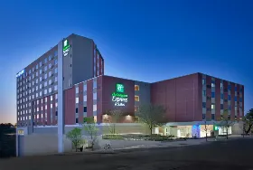 Photograph of Holiday Inn Express, Austin